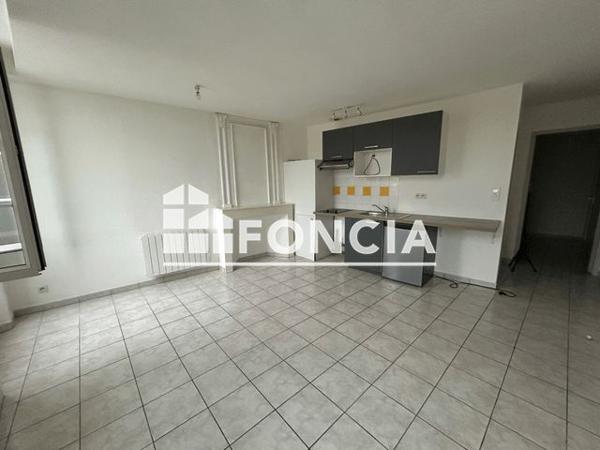 Location Appartement 2 pièces 32.8 m² - 7 PLACE SAINT JEAN Casseneuil 47440