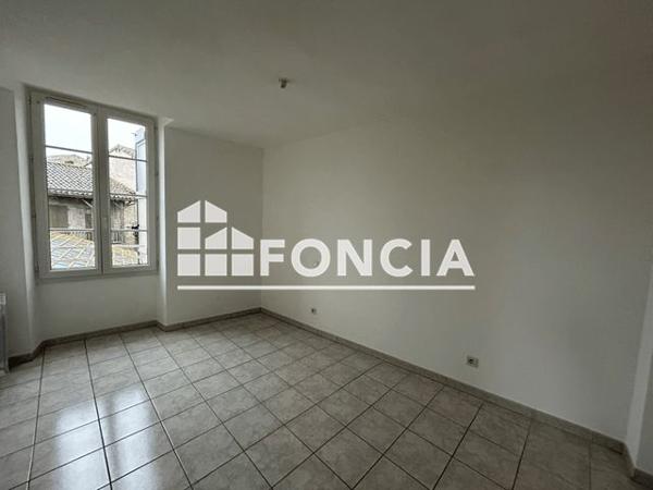 Location Appartement 2 pièces 32.8 m² - 7 PLACE SAINT JEAN Casseneuil 47440