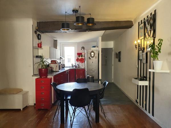 ST- ASPAIS. Appartement 3 Pièces avec Balcon Hyper centre de Melun