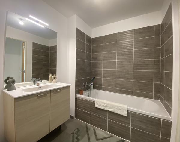 Marseille (13008) - MICHELET - BARRAL -