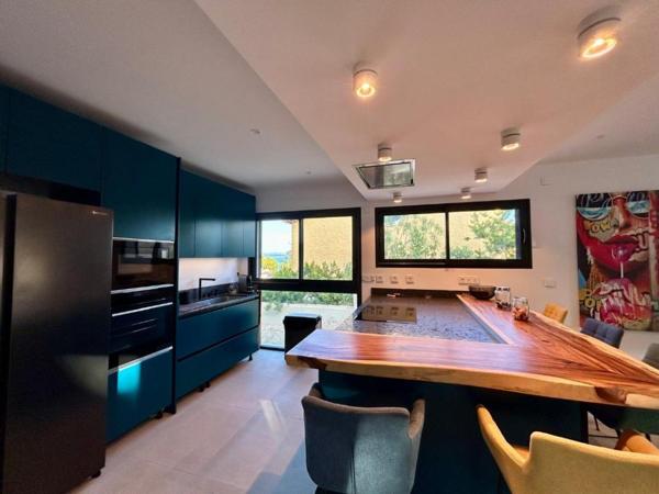 Villa  5 pièce(s) 175 m2 CARRY LE ROUET