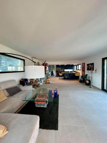 Villa  5 pièce(s) 175 m2 CARRY LE ROUET