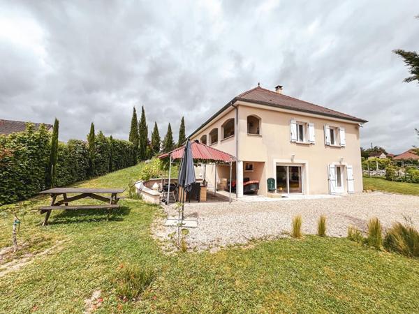 Maison Pellevoisin 191.2 m2