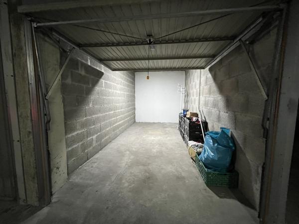 GARAGE - FERMÉ 13 M2- VAL VERT
