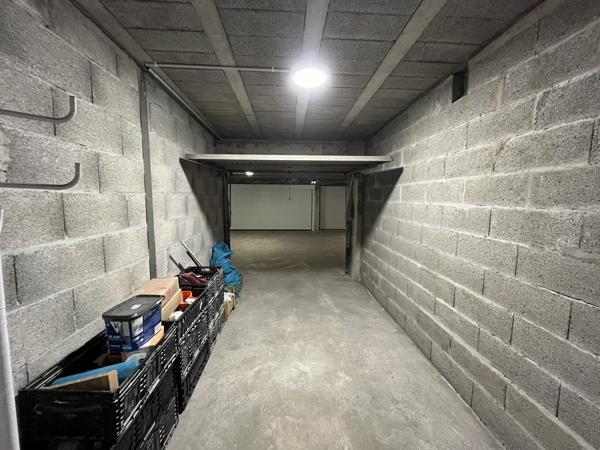 GARAGE - FERMÉ 13 M2- VAL VERT