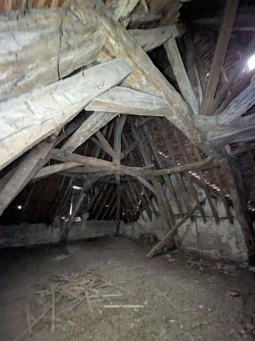 Maison La Charité à rénover avec jardin et garage