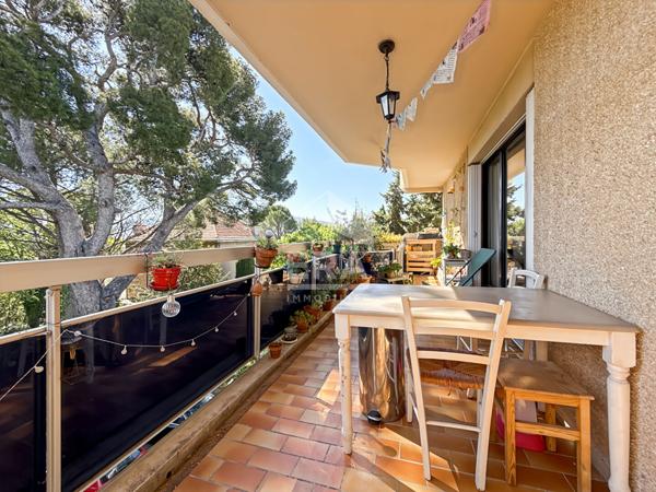 APPARTEMENT MARSEILLE 13012 T3 DE 81m²  DERNIER ÉTAGE AVEC TERRASSE ET BOX