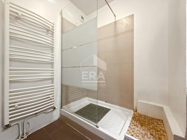 APPARTEMENT MARSEILLE 13012 T3 DE 81m²  DERNIER ÉTAGE AVEC TERRASSE ET BOX