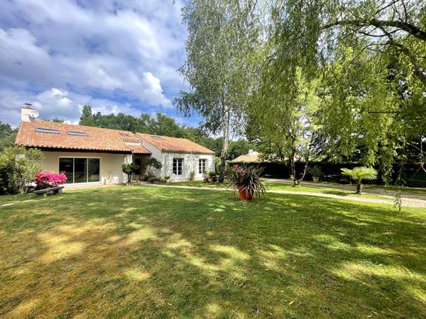 Maison Basse Goulaine 9 pièce(s) 209 m2