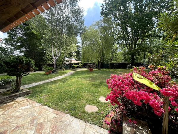 Maison Basse Goulaine 9 pièce(s) 209 m2