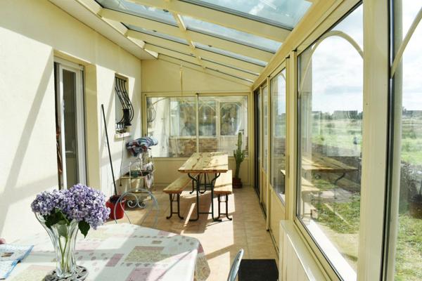 Urville-Nacqueville - pavillon individuel à 300 m de la plage. 5 chambres et 4 salles d'eau grande véranda avec vue sur la campagne