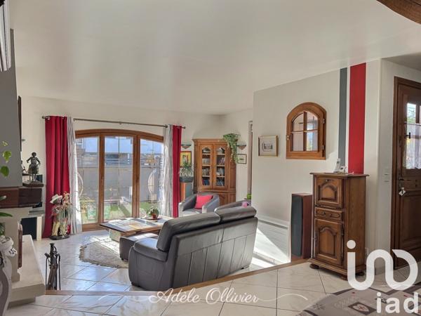 Maison traditionnelle 6 pièces de 145 m² à Pontault-Combault (77340)