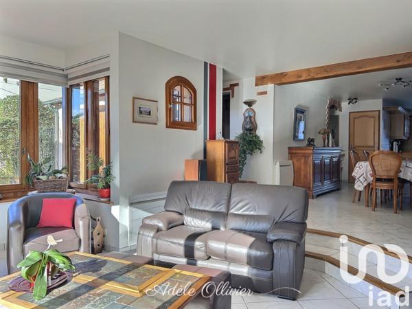 Maison traditionnelle 6 pièces de 145 m² à Pontault-Combault (77340)