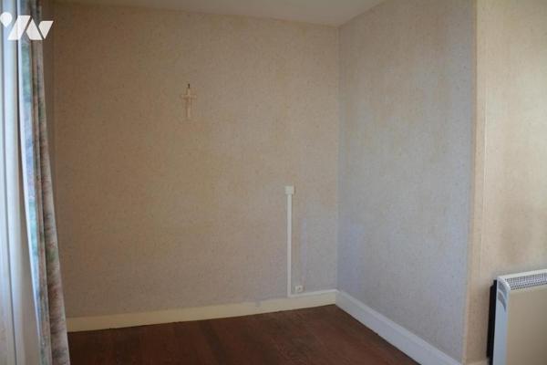 Vente sur la commune de CHATEAU-GONTIER sur MAYENNE une maison d'habitation avec jardin et garage