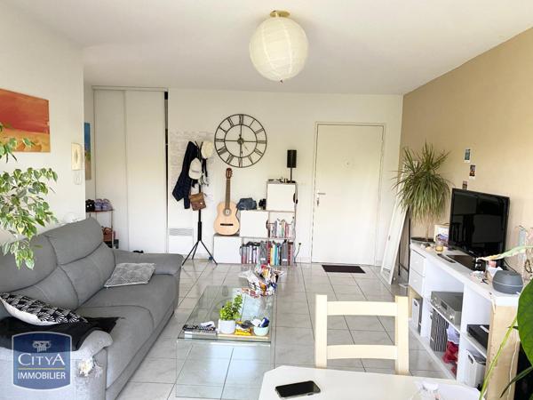 Appartement à louer 2 pièces 61.76m²