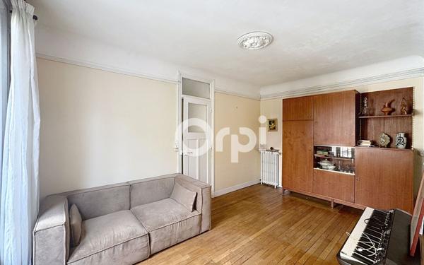 Appartement à vendre    3 pièces • 48,51 m2 Paris 15