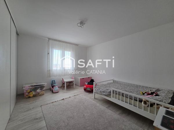 A St-Etienne de St-geoirs, Appartement T4 de 111m² .