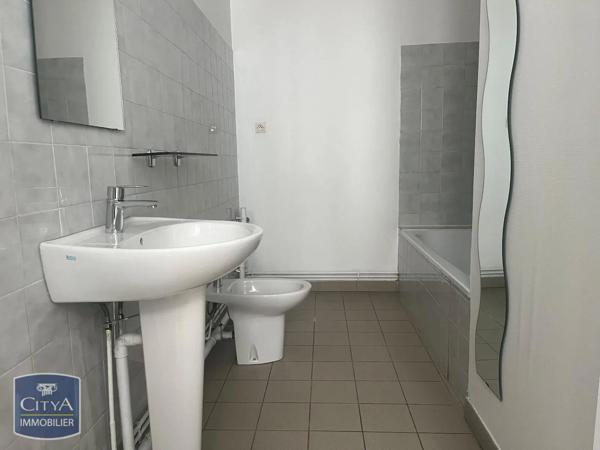 Appartement à louer 3 pièces 80m² Mâcon (71000)