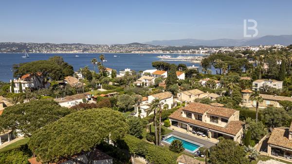 Propriété de caractère sur le versant Ouest du Cap d'Antibes – Potentiel d’Exception