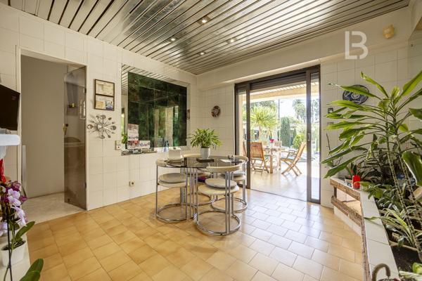 Propriété de caractère sur le versant Ouest du Cap d'Antibes – Potentiel d’Exception