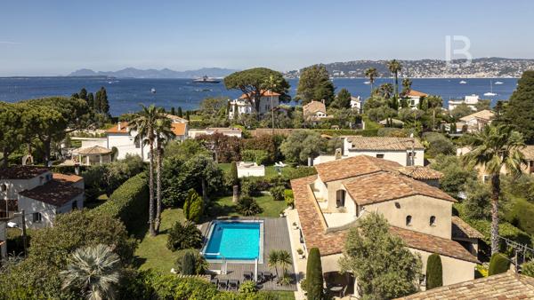 Propriété de caractère sur le versant Ouest du Cap d'Antibes – Potentiel d’Exception