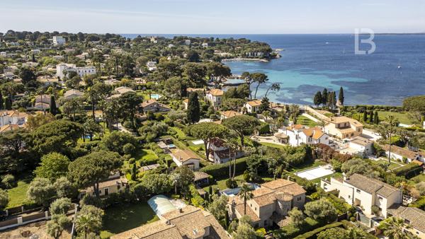 Propriété de caractère sur le versant Ouest du Cap d'Antibes – Potentiel d’Exception