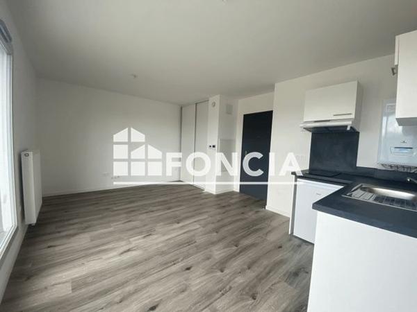 Location Appartement 2 pièces 37.27 m² - 3 RUE RIGOLLOT Amiens. 80000