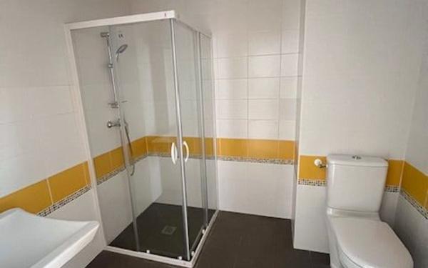 Appartement à louer    3 pièces • 100 m2 Argentan