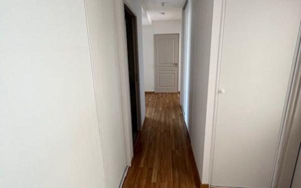 Appartement à louer    3 pièces • 100 m2 Argentan