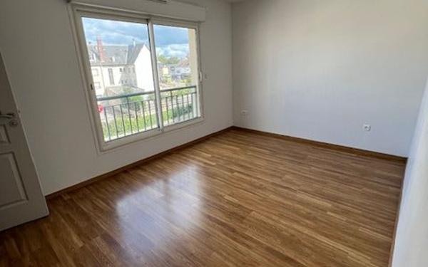Appartement à louer    3 pièces • 100 m2 Argentan