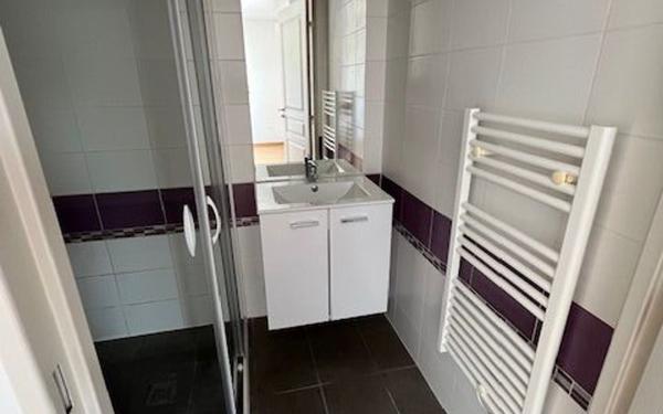 Appartement à louer    3 pièces • 100 m2 Argentan