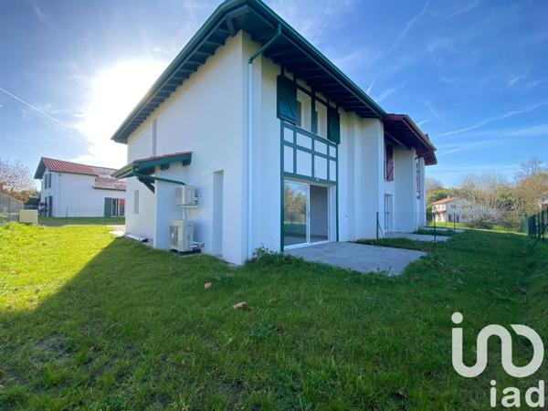 Pavillon 4 pièces de 93 m² à Ustaritz (64480)