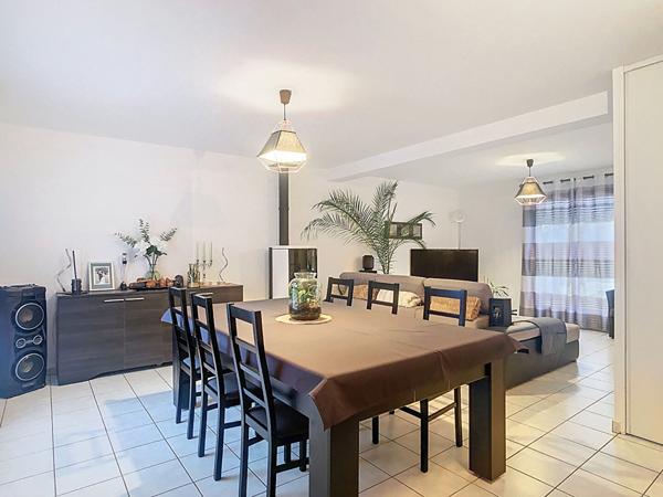 A vendre, maison de 141m2, 4 chambres, à Chateauneuf-sur Sarthe sur un terrain de plus de 2200m2