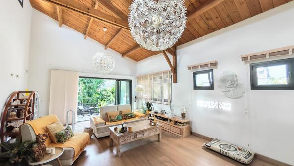 SAINT-PIERRE – ÎLE DE LA RÉUNION | Propriété d’exception idéalement située à seulement 6 minutes du centre-ville