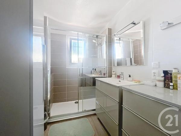 Maison à vendre  4 pièces - 99 m 2   FREJUS  - 83