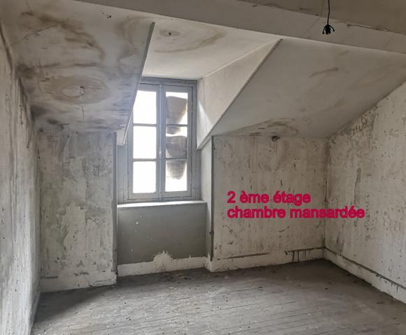 Cusset (03300) MAISON MITOYENNE A REHABILITER SUR 3 NIVEAUX AVEC COURETTE