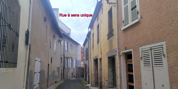 Cusset (03300) MAISON MITOYENNE A REHABILITER SUR 3 NIVEAUX AVEC COURETTE