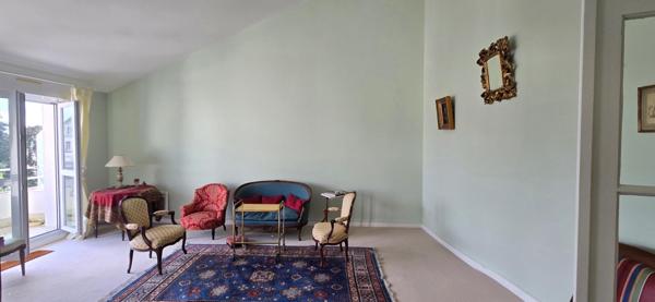 Grand appartement de 86 m² situé dans le quartier La Fayette, à proximité de la gare d’Angers et à seulement quelques minutes du centre-ville