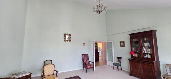 Grand appartement de 86 m² situé dans le quartier La Fayette, à proximité de la gare d’Angers et à seulement quelques minutes du centre-ville