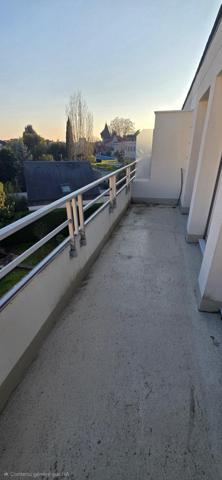 Grand appartement de 86 m² situé dans le quartier La Fayette, à proximité de la gare d’Angers et à seulement quelques minutes du centre-ville