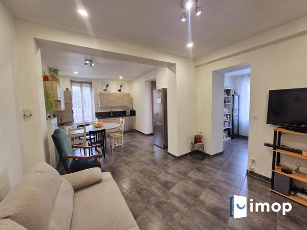 Maison familiale rénovée avec garage