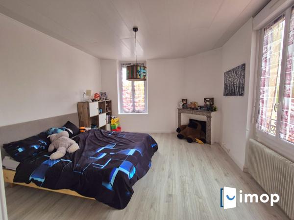 Maison familiale rénovée avec garage