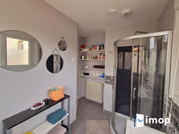 Maison familiale rénovée avec garage