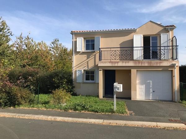 Maison 5 pièces à louer Tonnay Charente - 17430 / Réf: 2347