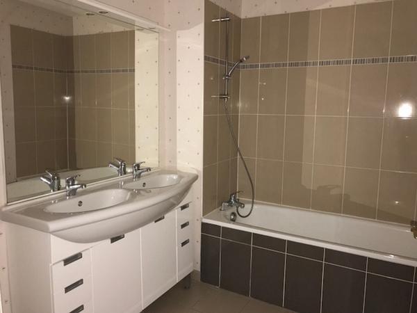 Maison 5 pièces à louer Tonnay Charente - 17430 / Réf: 2347