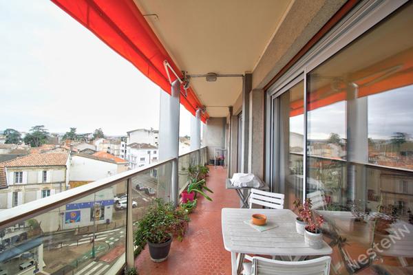 A VENDRE - AGEN Tour Victor Hugo - Appartement de 125m² avec 3 chambres, balcon et garage