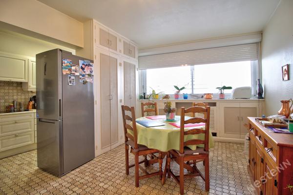 A VENDRE - AGEN Tour Victor Hugo - Appartement de 125m² avec 3 chambres, balcon et garage