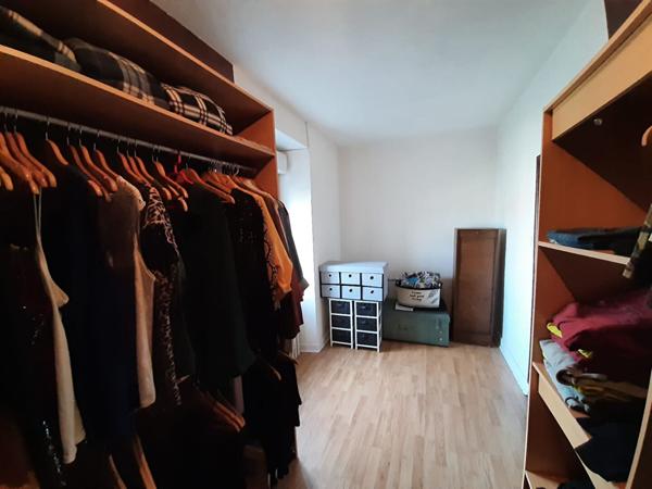 Charmante Maison de Ville à Nueil les Aubiers - À Vendre !