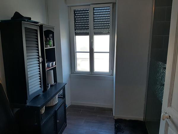 Charmante Maison de Ville à Nueil les Aubiers - À Vendre !