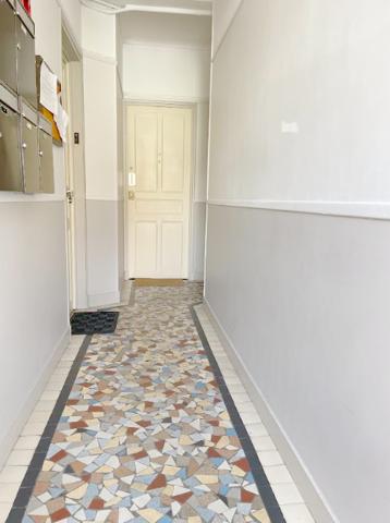 Viroflay (78220) SECTEUR VIROFLAY ARCADES - BOX INCLUS - 2 pièces de 43 m² - CHARME de l'ANCIEN et au CALME - REFAIT A NE